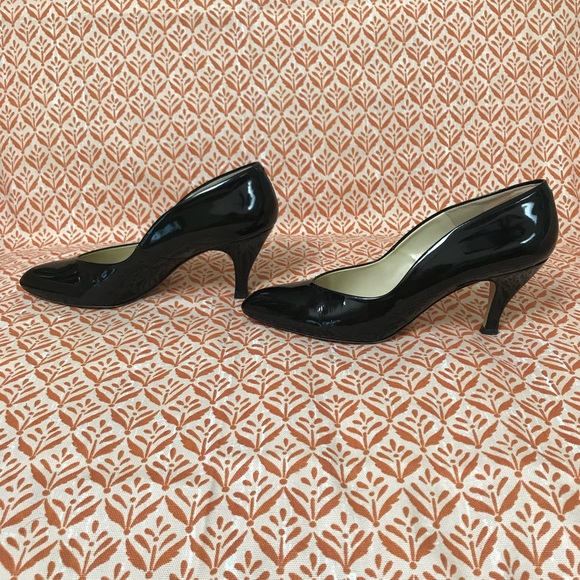 Vintage Shoes - Vintage Black Patent Leather Heels - Size 8.5 🖤